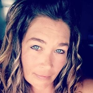 Meet your Posher, Alicia